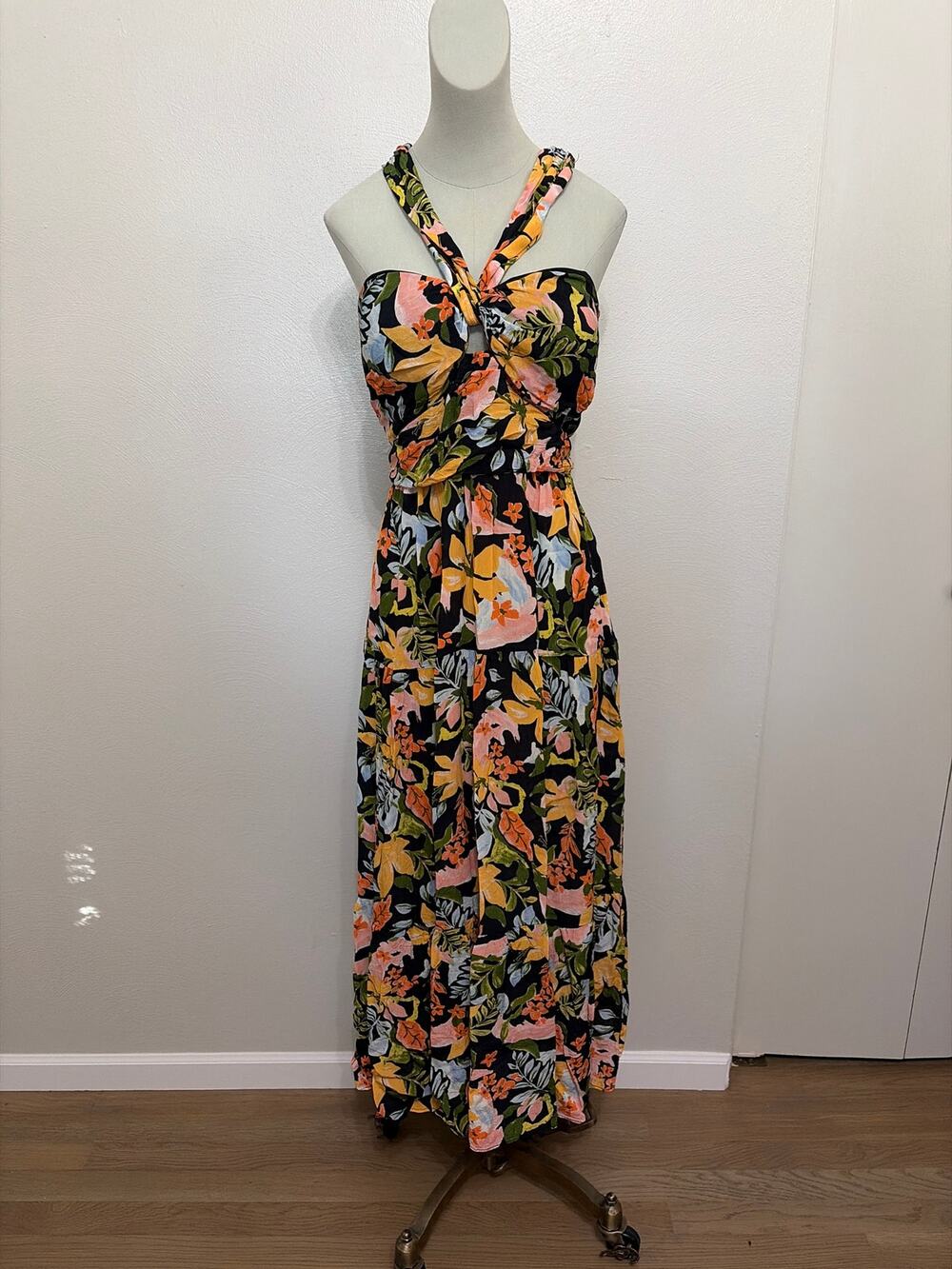 Excellent condition Saylor Starlee Dress. size XL